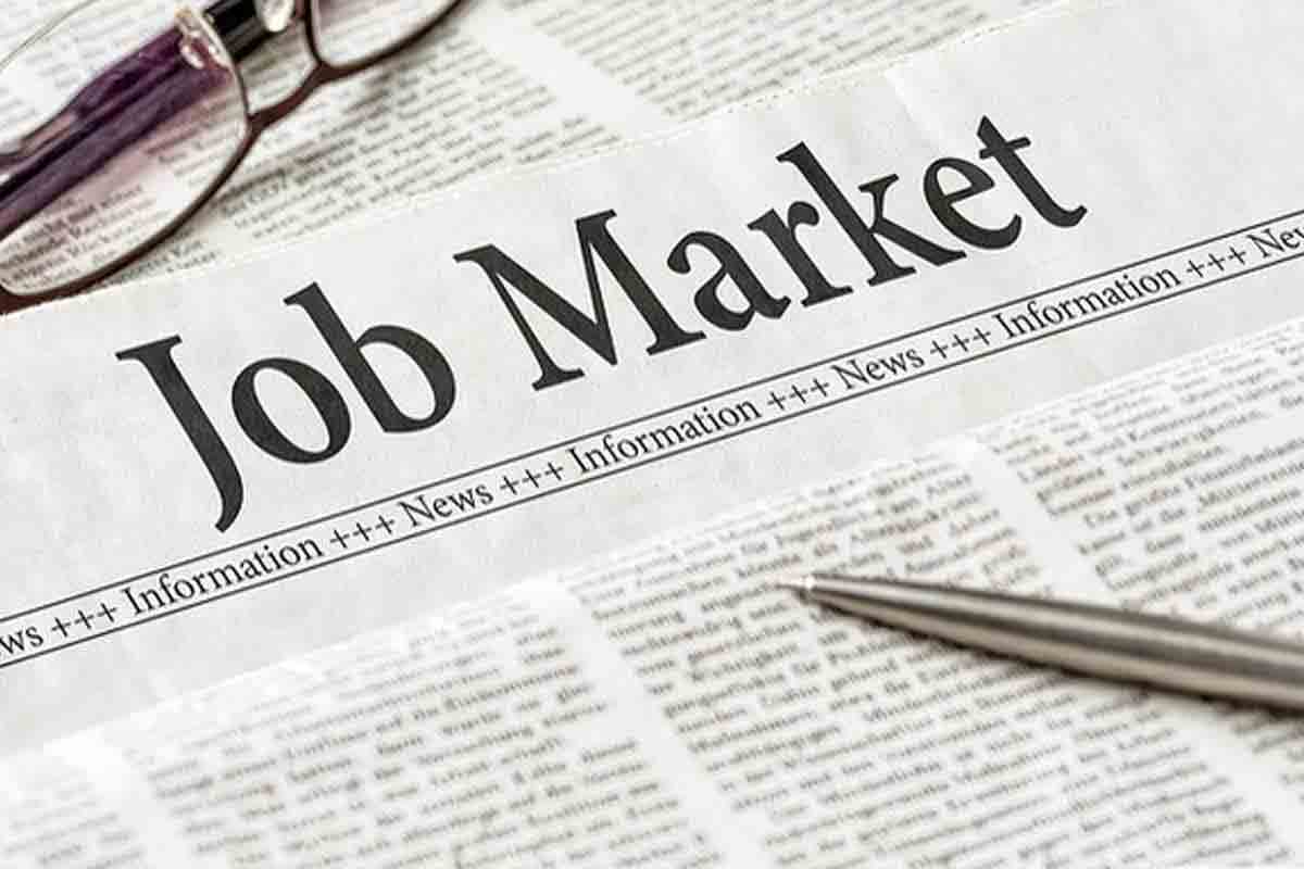 US Job Market Roars, But Can It Weather 2024?